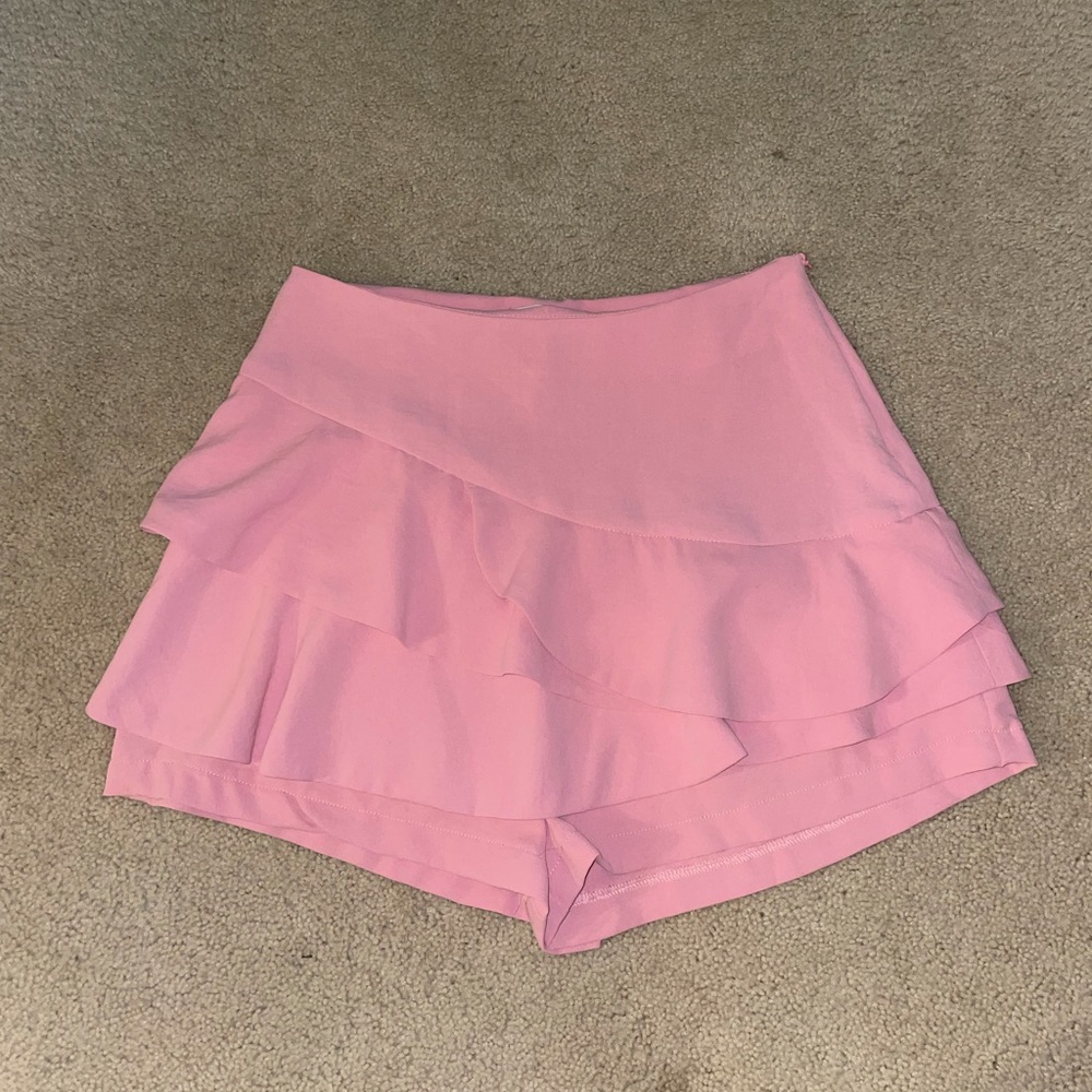 DO+BE pink ruffle skort size M